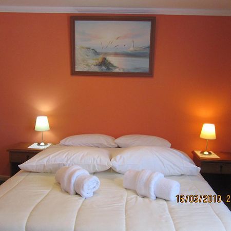 Patagonia Swiss House Hotel Puerto Natales Buitenkant foto