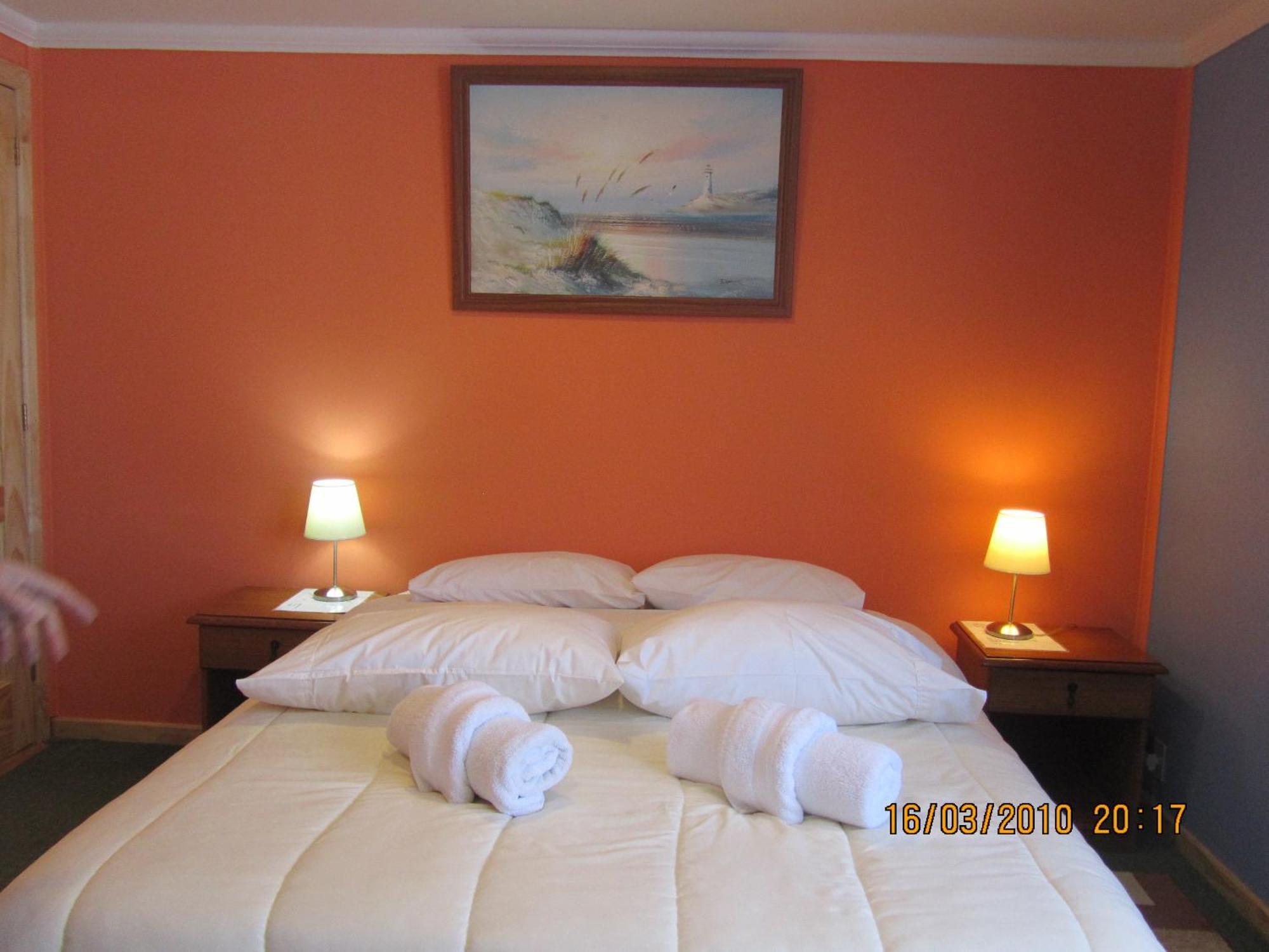 Patagonia Swiss House Hotel Puerto Natales Buitenkant foto